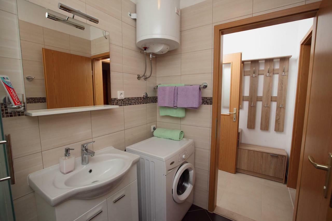 Apartman Luka สปลิท ภายนอก รูปภาพ