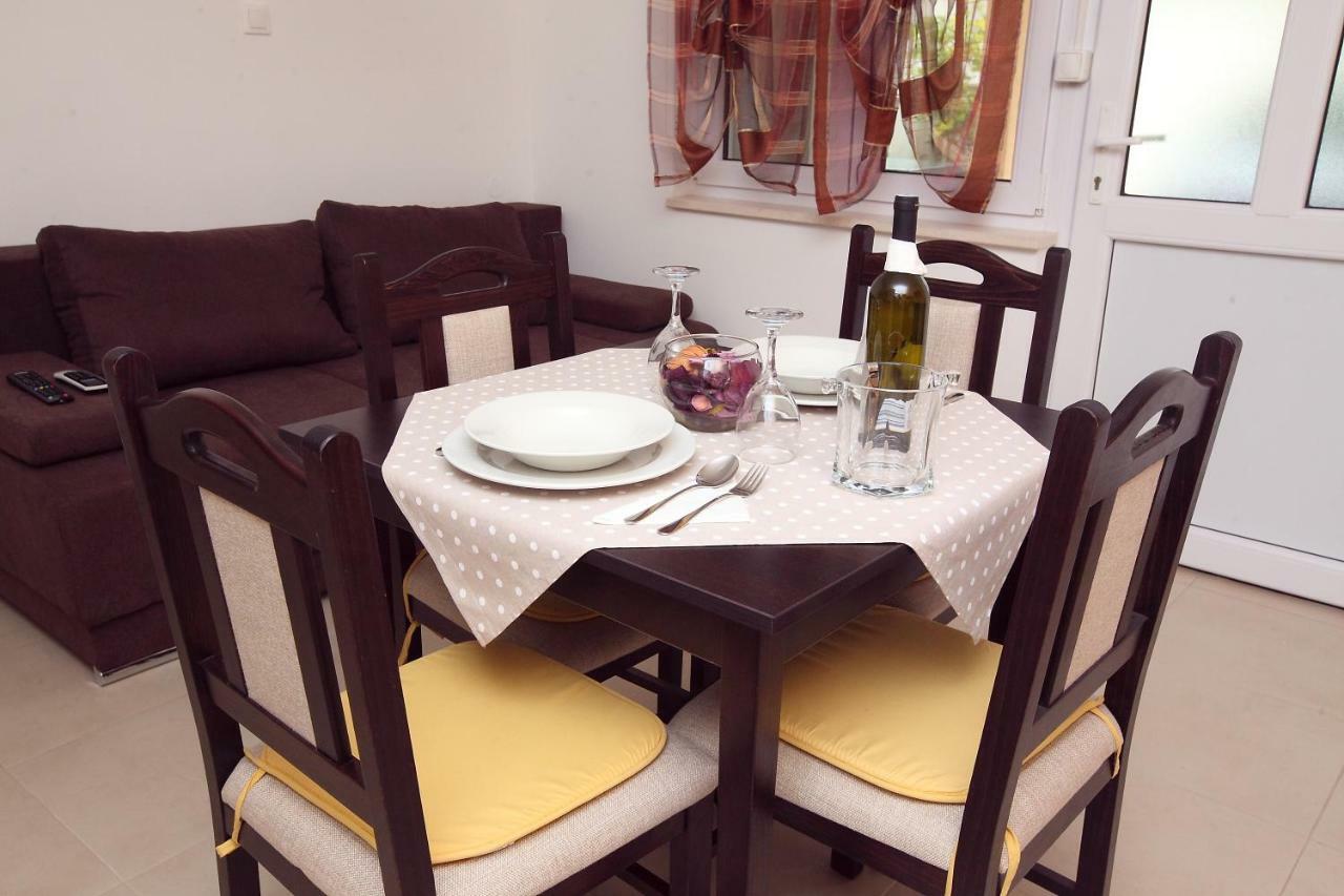 Apartman Luka สปลิท ภายนอก รูปภาพ