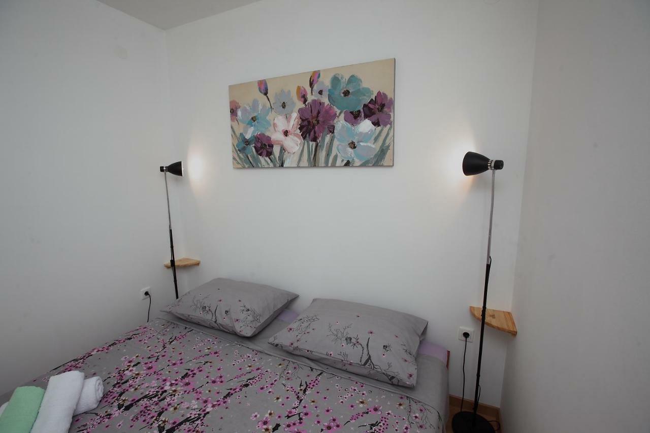 Apartman Luka สปลิท ภายนอก รูปภาพ