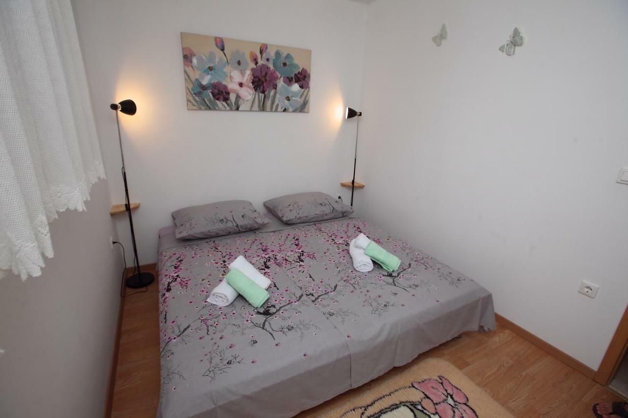 Apartman Luka สปลิท ภายนอก รูปภาพ