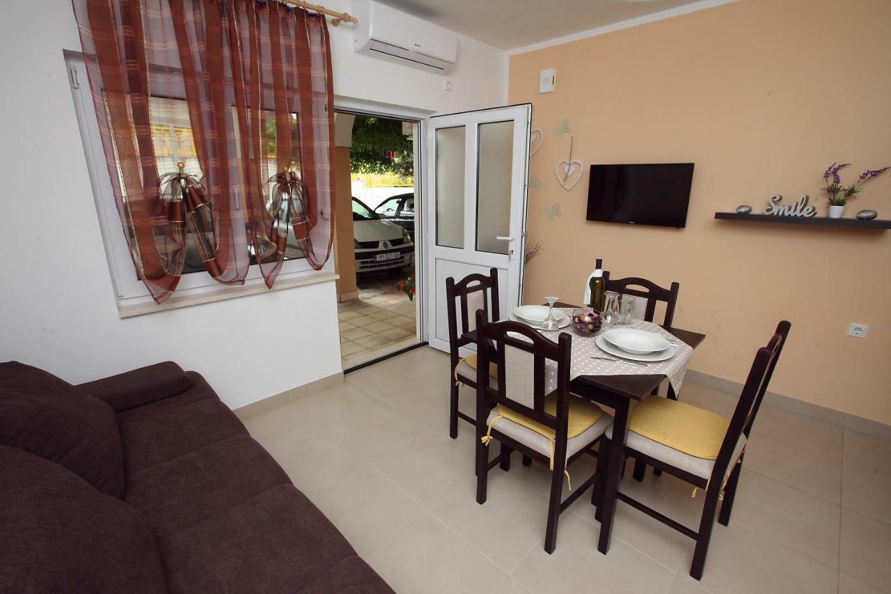 Apartman Luka สปลิท ภายนอก รูปภาพ