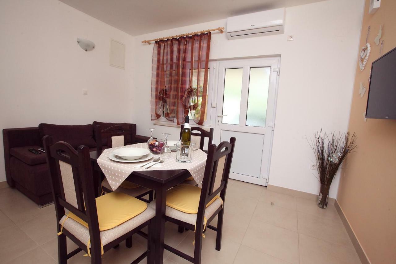 Apartman Luka สปลิท ภายนอก รูปภาพ