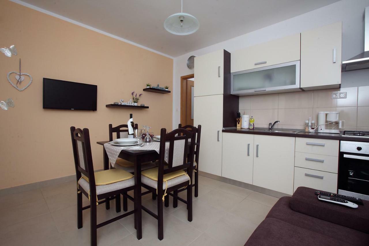 Apartman Luka สปลิท ภายนอก รูปภาพ